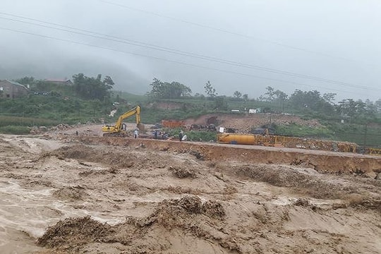 Nhiều tuyến đường Hà Giang, Lào Cai, Lai Châu bị chia cắt do mưa lũ