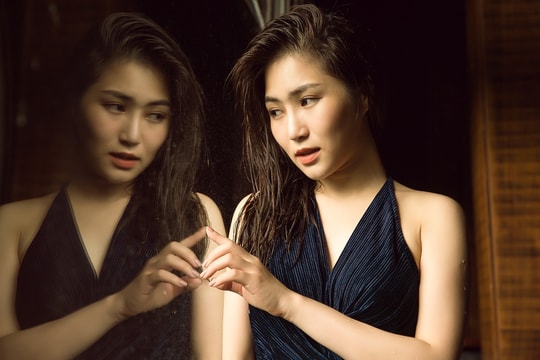 Hương Tràm tung ảnh gợi cảm chụp tại Thái Lan trước khi ra mắt dự án âm nhạc mới