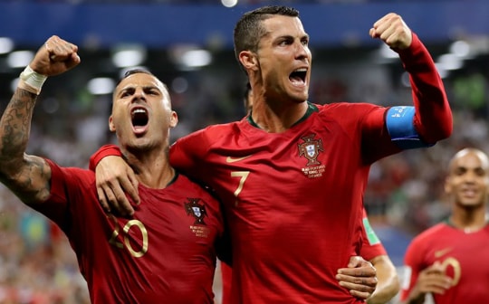 Ronaldo đá hỏng phạt đền, Bồ Đào Nha vẫn giành vé đi tiếp