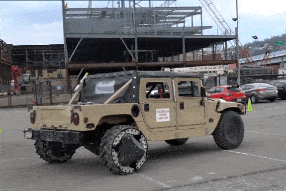 Mỹ chế tạo bánh xe bọc thép có thể biến hình