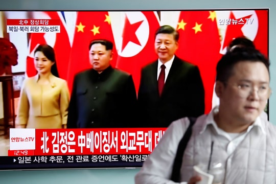 Vì sao Tập Cận Bình và Kim Jong-un liên tiếp gặp nhau?