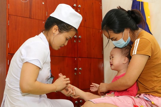 Làm thế nào để phục hồi chức năng cho trẻ bại não?