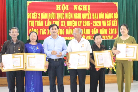 Trao Huy hiệu Đảng tại các địa phương Quỳnh Lưu, Anh Sơn, Thái Hòa