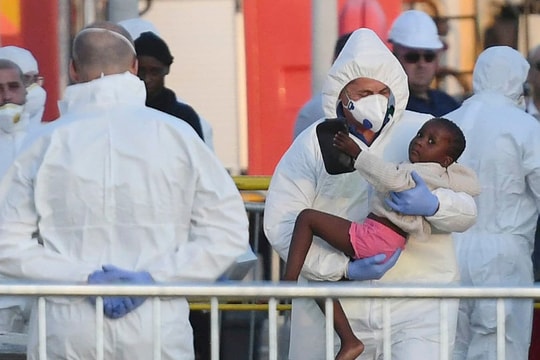 Nóng: EU đạt thỏa thuận đột phá về người di cư sau đàm phán xuyên đêm