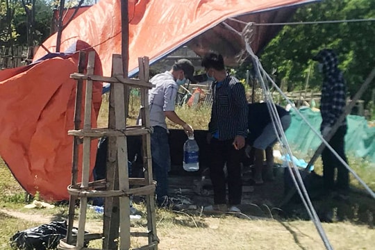 Tìm tung tích người đàn ông chết trên sông Cửa Tiền 