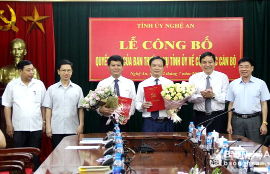 Nghệ An: Trao Quyết định bổ nhiệm Trưởng ban Tổ chức và Chánh Văn phòng Tỉnh ủy