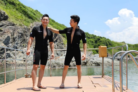 Kỳ nghỉ hè hiếm hoi của đại gia đình “hoàng tử xiếc“