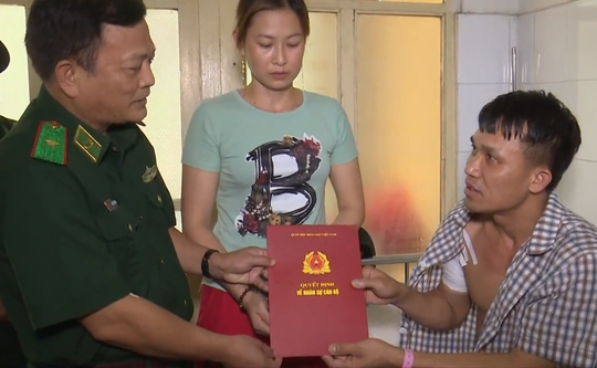 Thăng quân hàm cho chiến sĩ có thành tích trong chuyên án ma túy ở Nghệ An