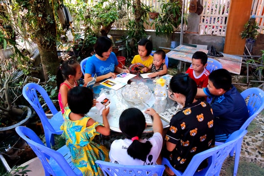 Cô giáo vùng cao mở thư viện phục vụ học sinh