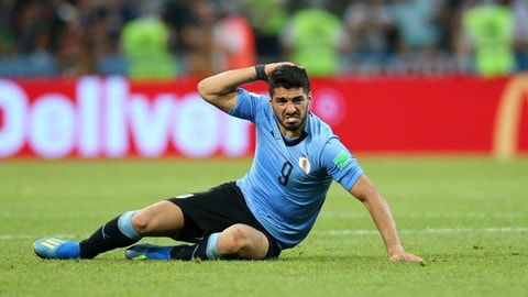 Uruguay nhận hung tin trước tứ kết World Cup 2018; Ronaldo ký 4 năm với Juventus?
