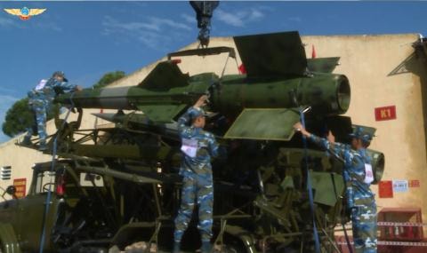 Phòng không Việt Nam diễn tập với C-125M