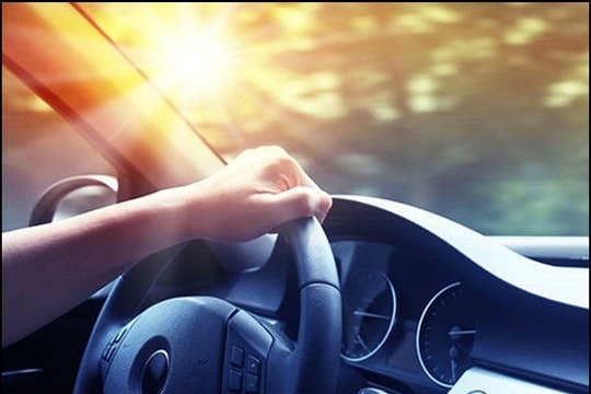 Ngồi trong ô tô thường xuyên phơi nắng có thể dẫn tới ung thư