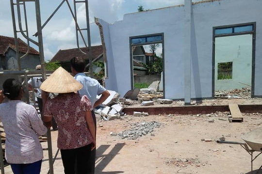 Nghệ An: Dỡ nhà sập tường đè chết 2 người, 1 người nguy kịch