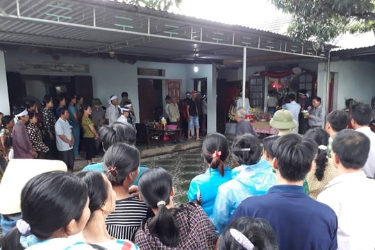 Vụ dỡ nhà sập tường đè chết 2 người: Đau thương xóm nhỏ