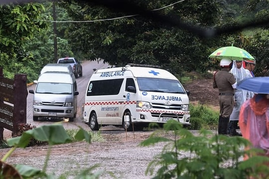 Trump cảnh báo thành viên NATO; Giải cứu thành công đội bóng Thái Lan