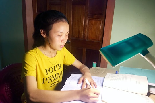 Gặp nữ sinh xứ Nghệ - thủ khoa toàn quốc môn Văn 