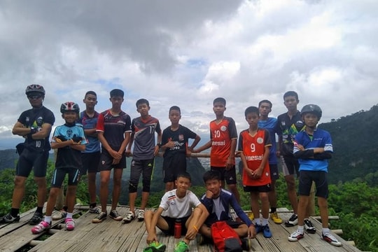 Đoàn phim Mỹ dựng siêu phẩm về cuộc giải cứu nghẹt thở đội bóng Thái Lan