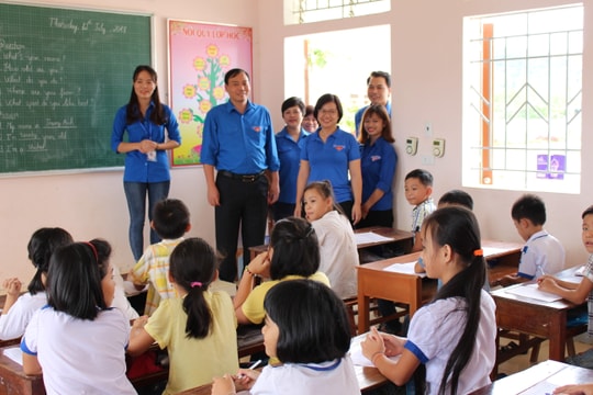 Hội LHTN Việt Nam đánh giá cao hoạt động tình nguyện của thanh niên Nghệ An