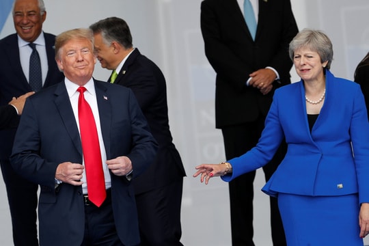 Khai mạc Hội nghị Thượng đỉnh NATO; Hy Lạp trục xuất hai nhà ngoại giao Nga