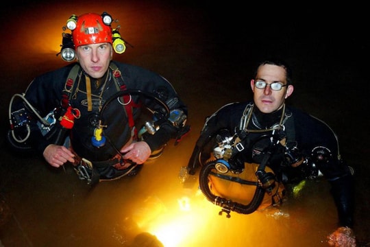 “Mùi cơ thể” được tiết lộ là lý do thợ lặn tìm thấy đội bóng nhí Thái Lan