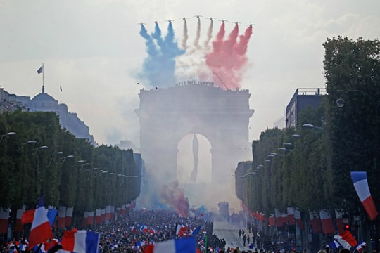 Nghi thức chào đón đội tuyển Pháp trở về