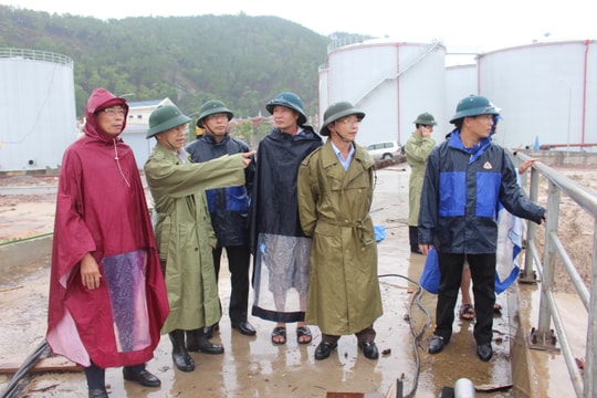 Phó Bí thư Thường trực Tỉnh ủy kiểm tra công tác phòng chống bão số 3 tại Nghi Lộc
