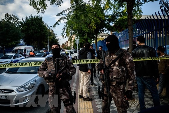 Nga mở cửa thị trấn bí mật; Vi phạm giao thông ở Lào phải nộp phạt gấp 10 lần