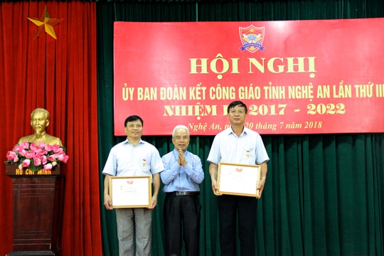 11 cá nhân nhận Kỷ niệm chương “Đồng hành cùng dân tộc năm 2017“