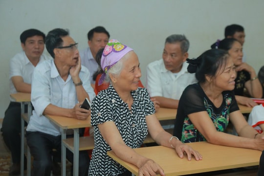 Cay khóe mắt với lá thư tri ân của cựu học sinh miền núi Nghệ An gửi thầy cô 