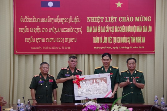 Tăng cường đối ngoại quốc phòng, xây dựng đường biên Việt Nam - Lào hòa bình, hữu nghị 