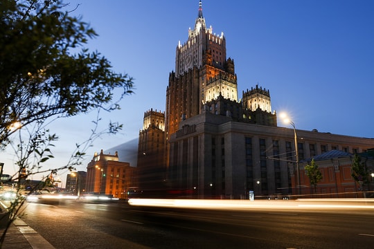  Chạy khỏi Syria cho thấy tổ chức White Helmets nghe theo lệnh của ai?