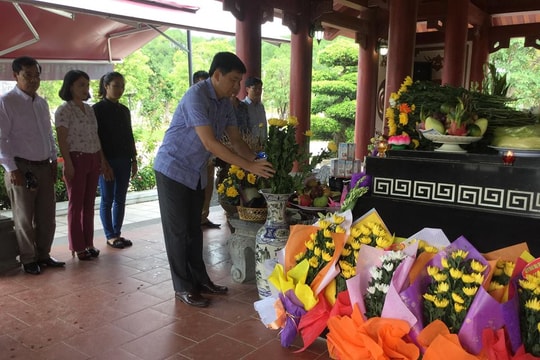 Ban Tuyên giáo Tỉnh ủy dâng hoa, dâng hương tri ân các anh hùng liệt sỹ