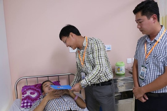 Thường trực Tỉnh đoàn thăm, tặng quà Đại úy Nguyễn Đình Tài