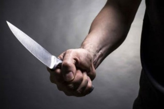 Con nghiện giở trò đập phá, cướp tiền của tiểu thương