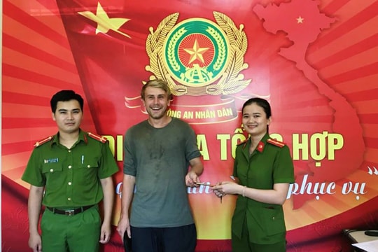 Nam thanh niên quốc tịch Iceland nhận lại tài sản sau 6h bị trộm
