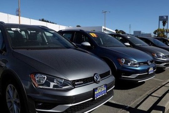 Mỹ không áp thuế ô tô của EU; Nhật Bản bắt giữ quan chức nhận hối lộ