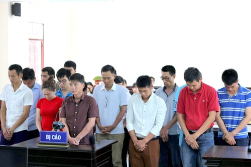 17 người trộm bã đậu nành, sắt thép phế liệu trên tàu