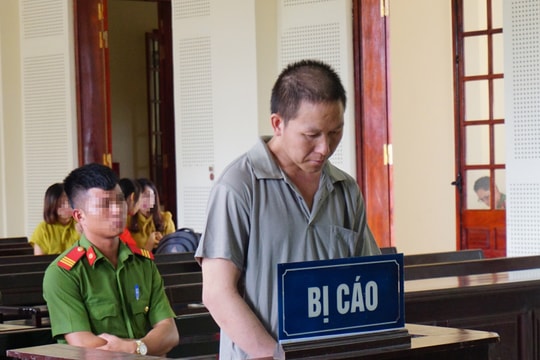 Xót xa tiếng khóc trẻ 5 tháng tuổi lần đầu gặp bố ở phiên xử án ma túy