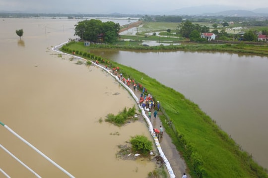 Lên phương án di dời dân ở Hà Nội vì đê tả Bùi bị đe dọa nghiêm trọng