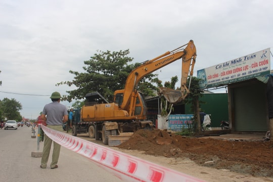 Nghi Lộc bàn giao mặt bằng thi công nâng cấp đường nối Quốc lộ 1A đi thị xã Cửa Lò