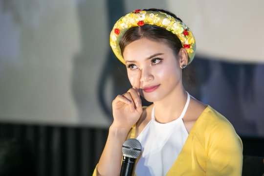 Ca sĩ người Nghệ  Phương Thảo nghẹn ngào với tình cảm quê hương