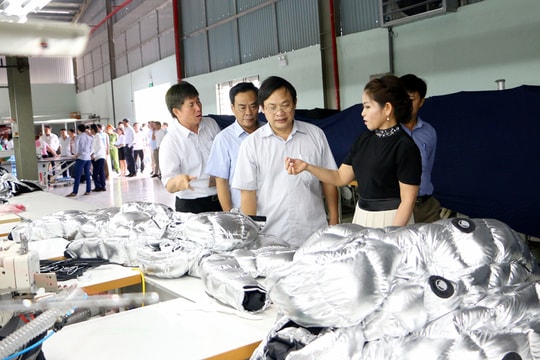 Công ty TNHH Thương mại Phú Linh ứng dụng mô hình sản xuất áo lông vũ xuất khẩu