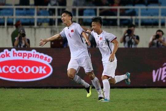 Xem lại siêu phẩm của Văn Hậu khiến thủ môn Oman bó tay