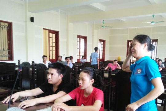 Cha chết, em trai vào tù, người chị khóc cạn nước mắt tại tòa  