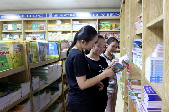 Bát nháo thị trường sách đầu năm học mới