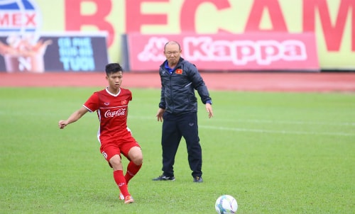 Olympic Việt Nam gặp khó ngay buổi tập đầu ở Indonesia