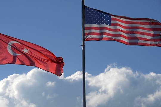 Tổng thống Erdogan: 'Mỹ sẽ không thể bắt Thổ Nhĩ Kỳ quỳ gối'