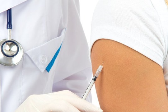 Cả xã náo loạn nghi nhiễm HIV sau khi tiêm tại nhà bác sĩ