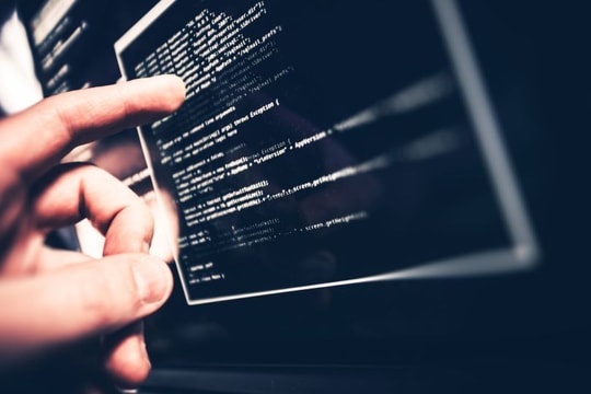 Trump dỡ bỏ hạn chế về tấn công mạng đối với kẻ thù của Mỹ