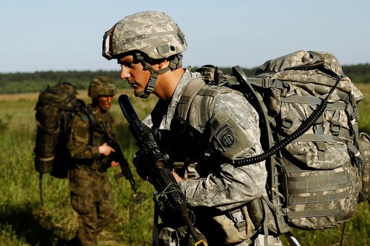 Lính dù Mỹ bắt đầu chuẩn bị cho chiến tranh